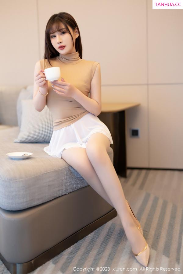 张欣欣 馨沁 [XiuRen]高清写真图 2023.07.03 No.7013 张欣欣 短裙美腿第7张图片